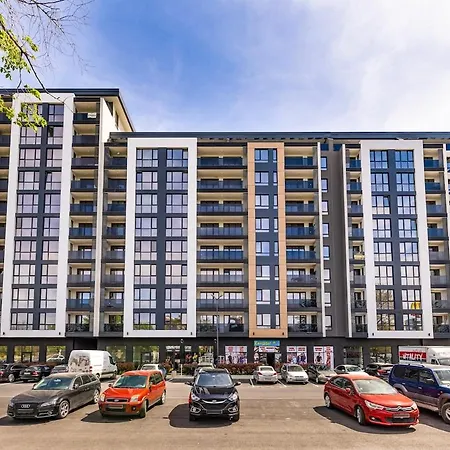 Апартамент Fancy With Private Parking In New Building