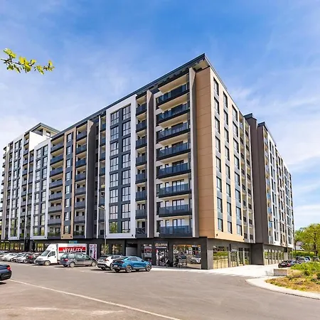 Апартамент Fancy With Private Parking In New Building